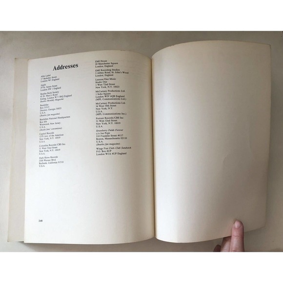 Vintage 1980 Beatles A to Z First Edition Music Encyclopedia Photos Albums Tours - Picture 10 of 11